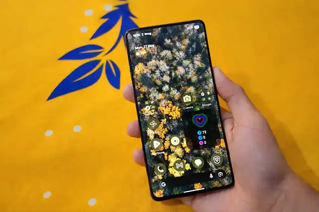 تجربة استخدام Google Pixel 7 في الحياة اليومية – بعد 6 أشهر يومي حقيقي لهاتف Google Pixel 7 بعد 6 شهور مع تطبيقات مفتوحة على الشاشة