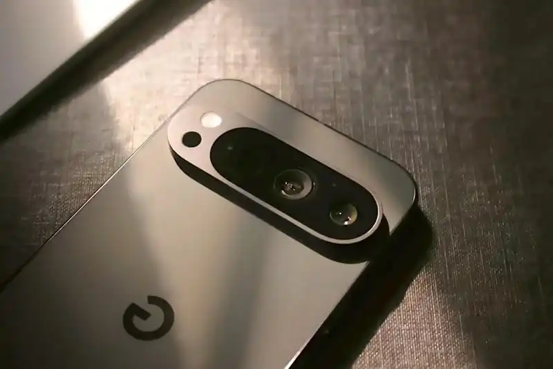 تصميم Google Pixel 9 الأنيق مع خامات فاخرة وشكل عصري