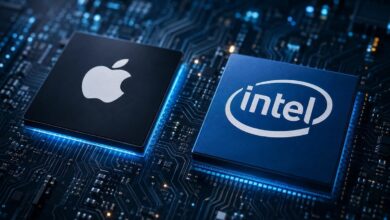 رقائق Apple وIntel في صورة توضيحية حول التعاون في تصنيع الرقائق وتأثيره المحتمل على أسعار iPhone وMac.