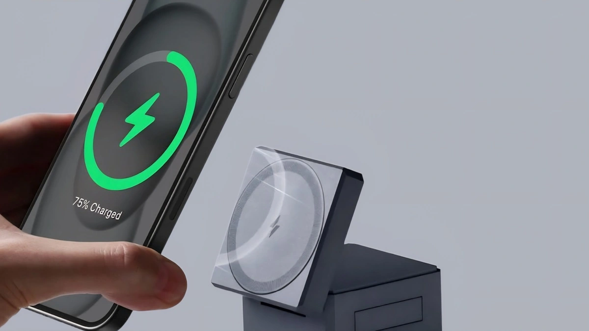 شحن iPhone 17 Pro Max باستخدام MagSafe بقدرة 25 واط