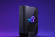 جهاز Asus ROG NUC 16 للألعاب بتصميم مدمج وشعار ROG بإضاءة RGB