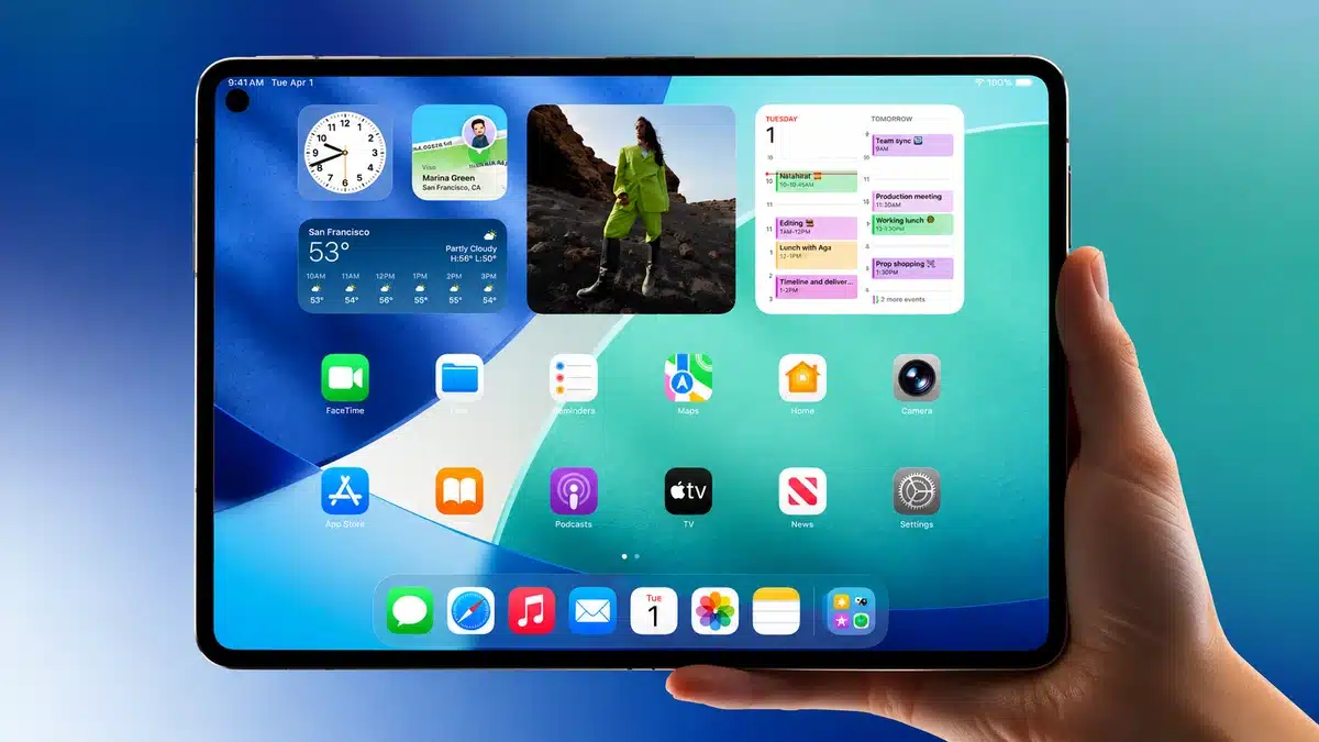 جهاز iPhone Ultra بشاشة كبيرة وتصميم حديث يعمل بنظام iOS 27