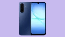 Samsung Galaxy A18 بتصميم خلفي وأمامي باللون الأزرق.