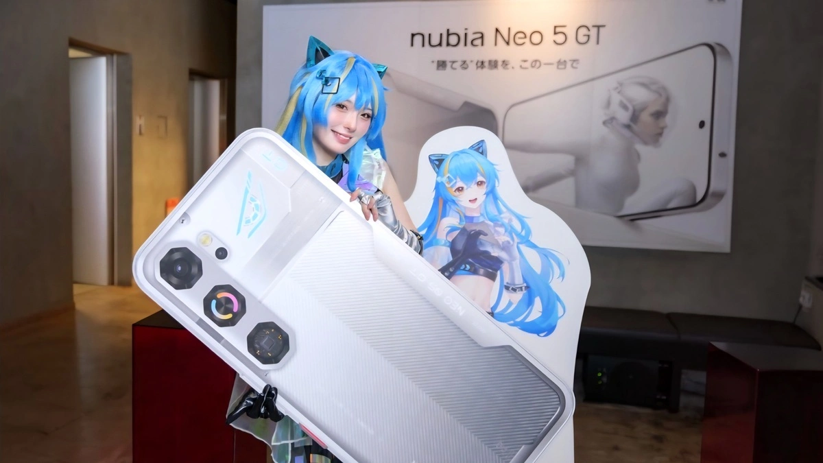 nubia Neo 5 GT مع شخصية Demi داخل واجهة الهاتف