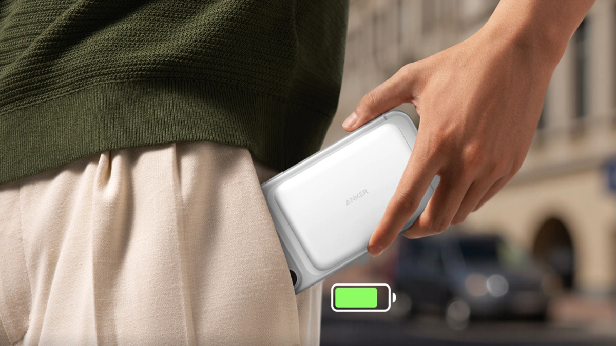 باور بانك Anker Nano Power Bank 5K MagGo Slim بتصميم نحيف بسماكة 8.6 مم ووزن 122 جرامًا