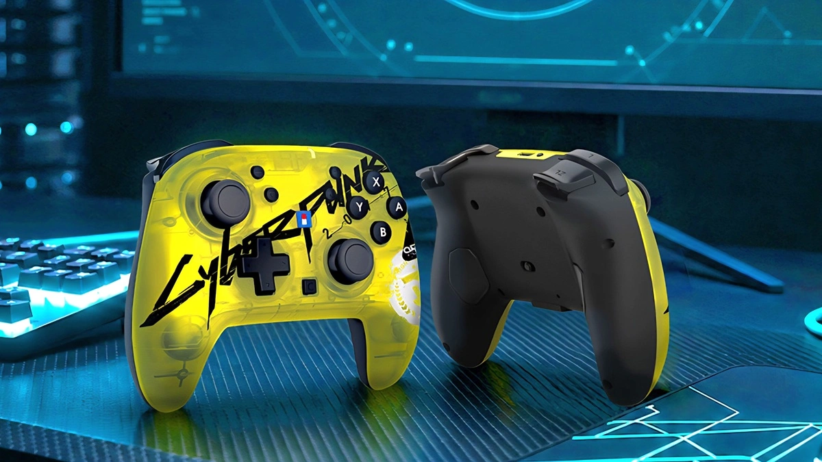 يد تحكم Cyberpunk 2077 الشفافة مع حقيبة Switch 2