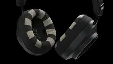 سماعة Neurable One المزودة بنظام EEG لمراقبة إشارات الدماغ