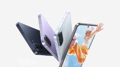 هاتف Samsung Galaxy A57 باللون الأزرق الداكن مع تحديث One UI 9