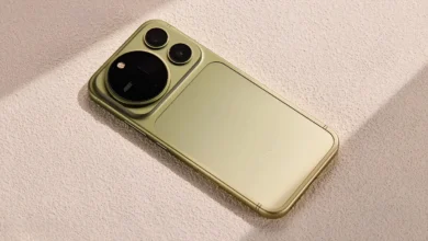هاتف HONOR Magic9 Pro Max باللون الأخضر الطحلبي مع تصميم كاميرات خلفية دائري مستوحى من السينما.