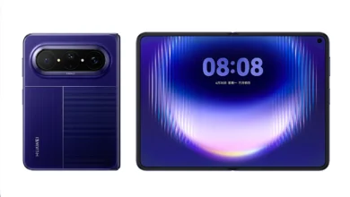 هاتف Huawei Pura X Max القابل للطي مع إظهار الشاشة الداخلية العريضة.