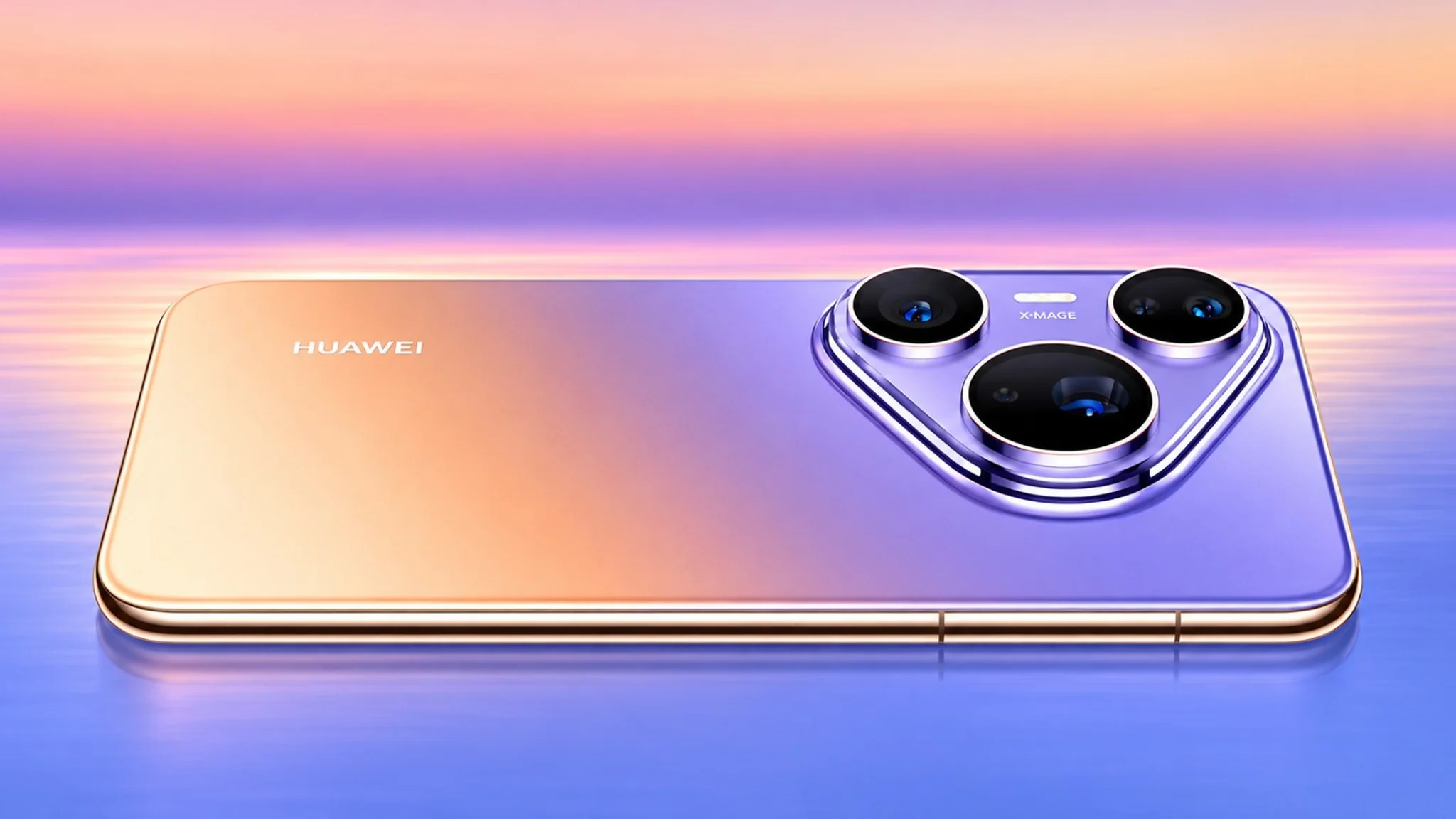 هاتف Huawei Pura 90 Plus باللون البنفسجي والذهبي مع كاميرا خلفية ثلاثية.