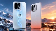 هاتف OnePlus Ace 7 وOnePlus Ace 7 Pro باللونين الأزرق الجليدي والفضي المتدرج، مع تصميم الكاميرات الخلفية والإطار المعدني.