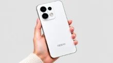 هاتف OPPO Reno17 Pro باللون الأبيض مع إبراز تصميم الكاميرا الخلفية ضمن سلسلة Reno17 المرتقبة في نوفمبر 2026.